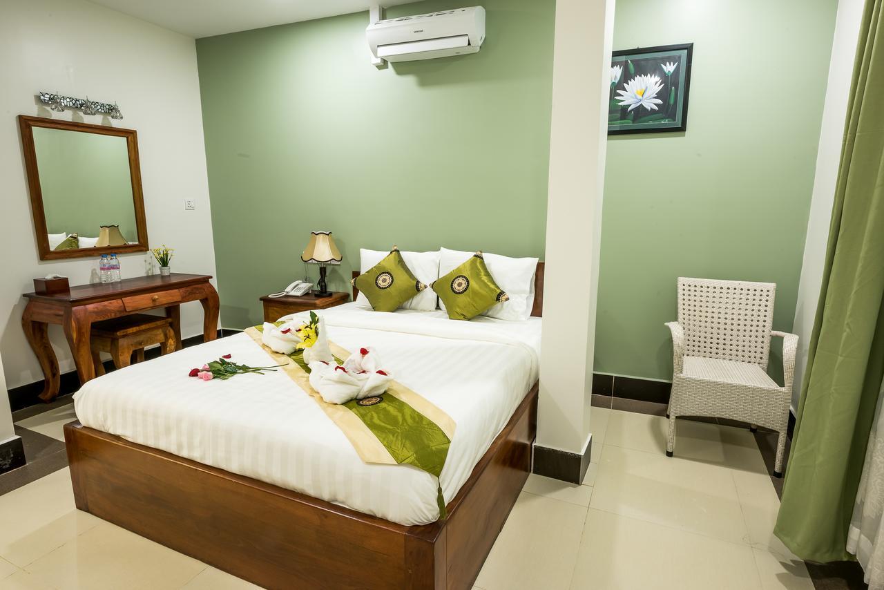 Nks Hotel Phnom Penh Exterior foto