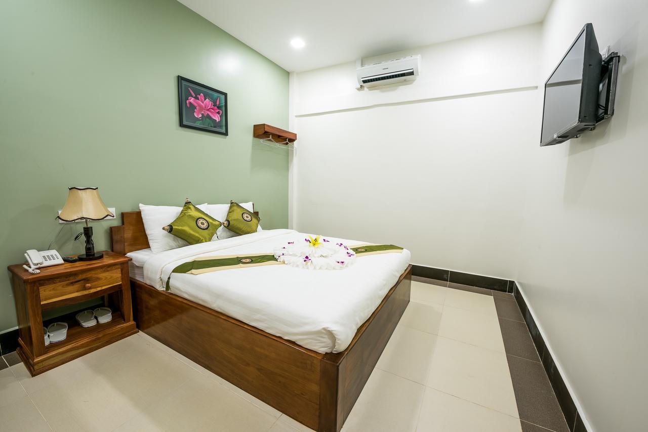 Nks Hotel Phnom Penh Exterior foto